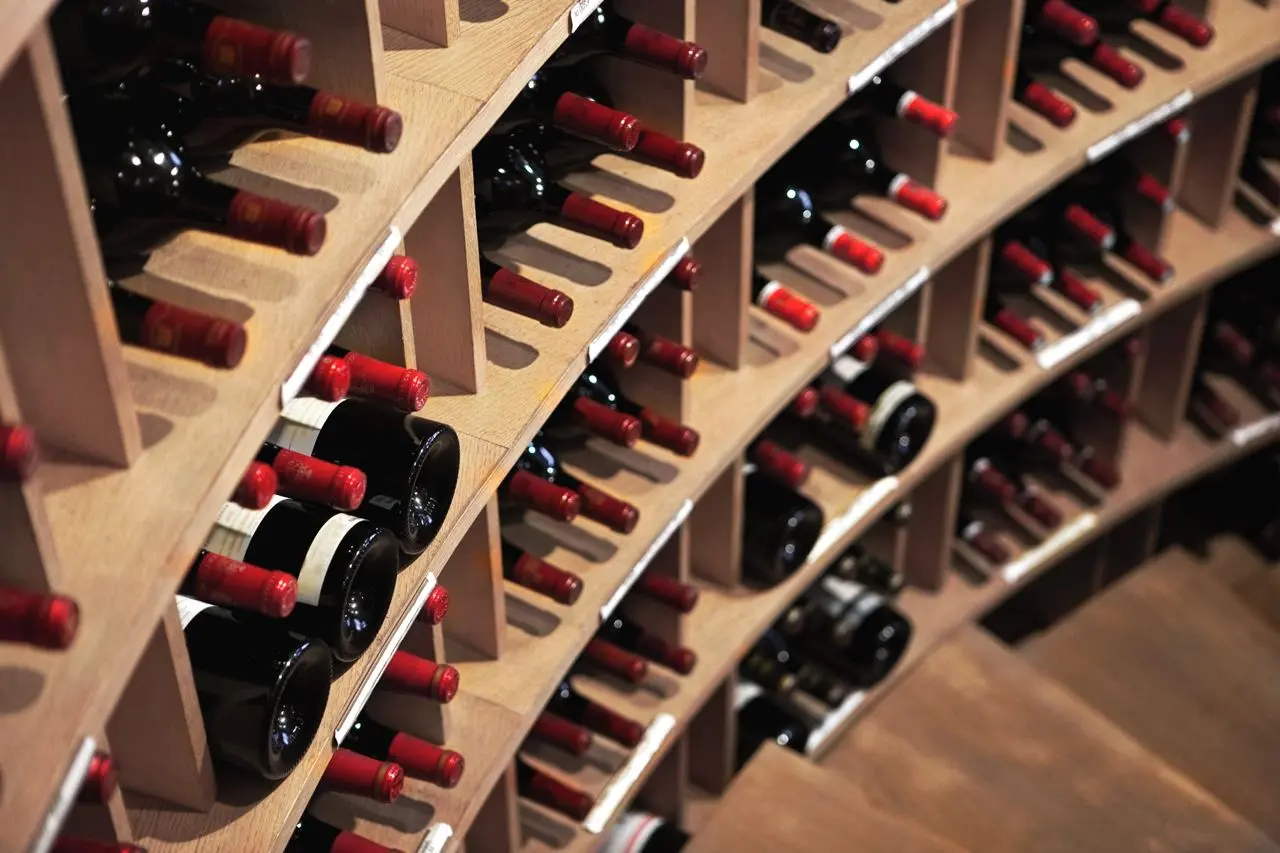 Как хранить вино