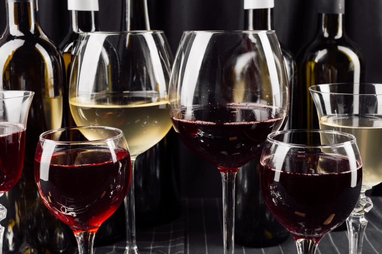 Отличие бокалов для красного и белого вина