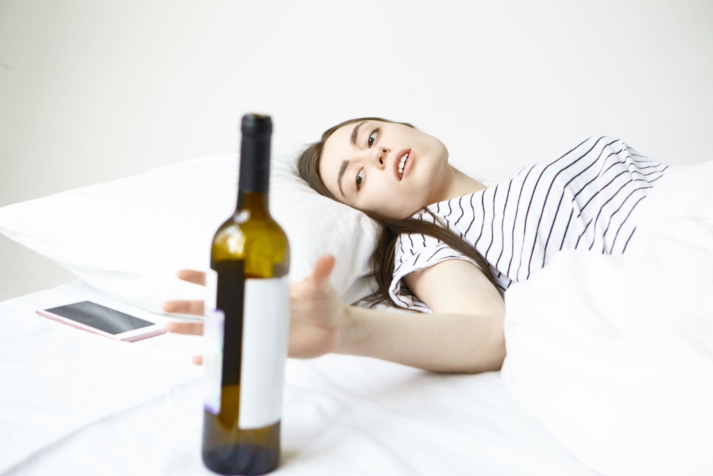 brunette-young-female-suffering-from-terrible-headache-morning-lying-bed-reaching-out-hand-bottle-alcohol (1).jpg brunette-young-female-suffering-from-terrible-headache-morning-lying-bed-reaching-out-hand-bottle-alcohol (1).jpg